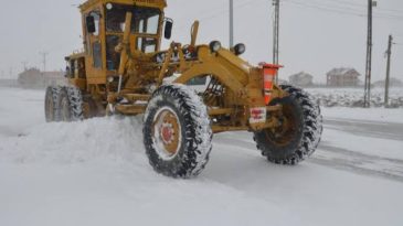 SİVAS’TA KAR HAYATI FELÇ ETTİ.