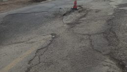 YOL ÇÖKECEK AMA KİMSE İLGİLENMİYOR