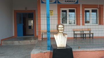 OKUL ATATÜRK BÜSTÜNE VE KAİDESİNE KAVUŞTU. TEŞEKKÜRLER SAYIN ŞİMŞEK VE..
