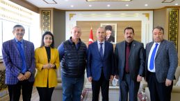 REKTÖR YILDIZ’A TEŞEKKÜR PLAKETİ