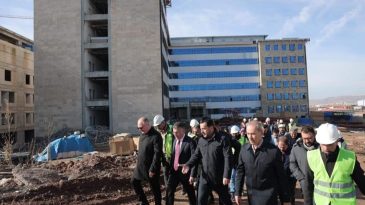 YENİ ÜNİVERSİTE HASTANESİNİ İNCELEDİLER