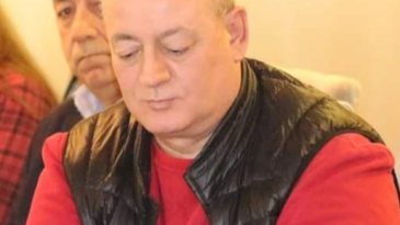 DİLLERİNİN ANAHTARINI BOYUNLARINA ASA BİLSELER!