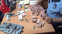 BÖYLE UYANIK DİLENCİ GÖRÜLMEDİ