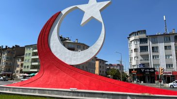 “ŞANLI BAYRAĞIMIZ SİVAS’IN HER YERİNDE”