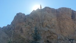 BAŞIMIZA TAŞ YAĞMASIN!