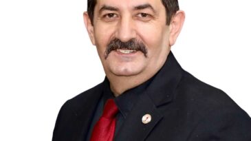 YUMRUĞU MASAYA VURABİLECEK Mİ?