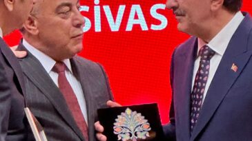BÜYÜYEN 100 ŞİRKET ARASINDA