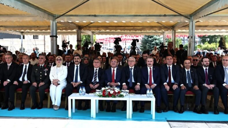 4 EYLÜL COŞKUYLA KUTLANDI