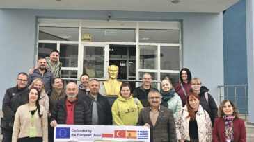 YABANCILAR HAYRAN KALDI