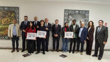 ÖDÜLLERİNİ ADILAR