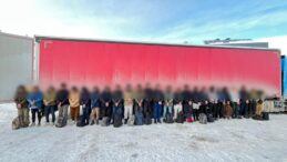 25 DÜZENSİZ GÖÇMEN YAKALANDI