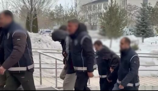 GÖÇMEN KAÇAKÇILIĞINA DARBE: 19 TUTUKLAMA