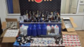 LİTRELERCE SAHTE İÇKİ ELE GEÇİRİLDİ