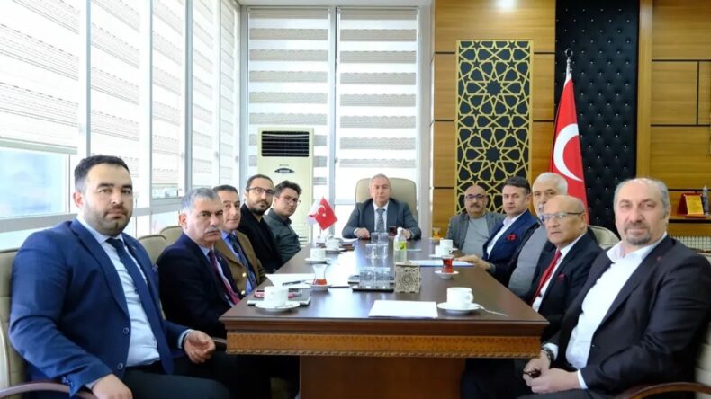 ŞAPKA ÖNÜMÜZDE: SAHİPSİZLİK ZİNCİRİ !