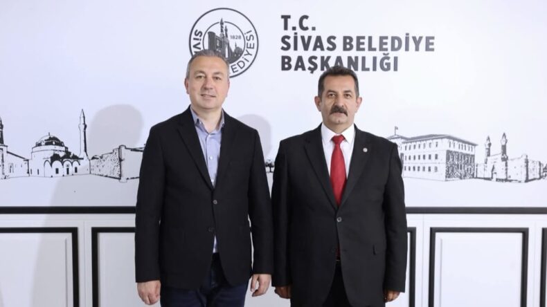 SİYASET SAHA DA YAPILIR…
