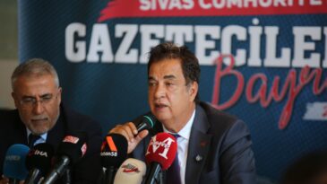 REKTÖR ŞENGÖNÜL ÜNİVERSİTENİN BAŞARILARINI ANLATTI