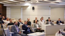 ÖZDEMİR’İ KENDİ EKİBİ ELEŞTİRDİ