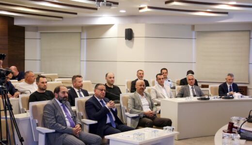 ÖZDEMİR’İ KENDİ EKİBİ ELEŞTİRDİ
