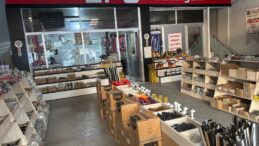 EPSİLELİ ALÜMİNYUM, SİVAS’TAKİ SATIŞ MAĞAZASINI YENİLEDİ