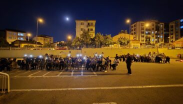 SİVAS’TA BİR İLK: MAHALLEDE KONSER COŞKUSU