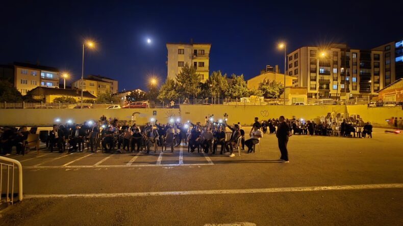SİVAS’TA BİR İLK: MAHALLEDE KONSER COŞKUSU
