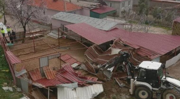 KÖYLERDE KAÇAK YAPILAŞMAYA KİM “DUR” DİYECEK?