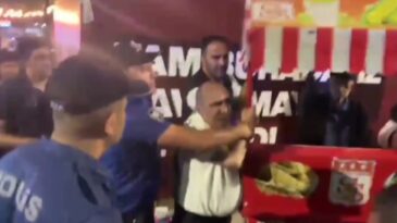 EKMEK TEKNESİNE UZANAN ELLER…